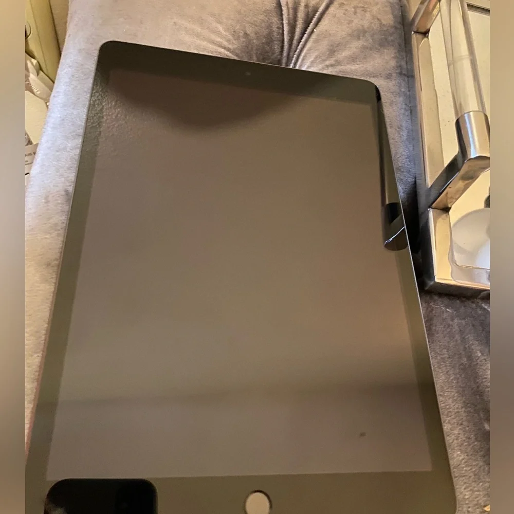 9th generation iPad 64gb